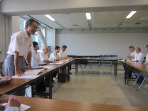 県庁第2庁舎で。9人が県教委・知事部局8人と